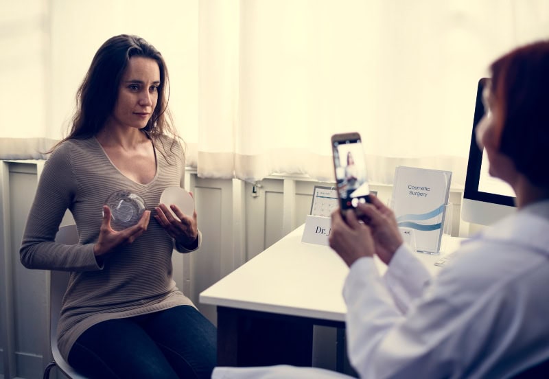 Lo Último en Técnicas de Aumento de Pecho y Abdominoplastia